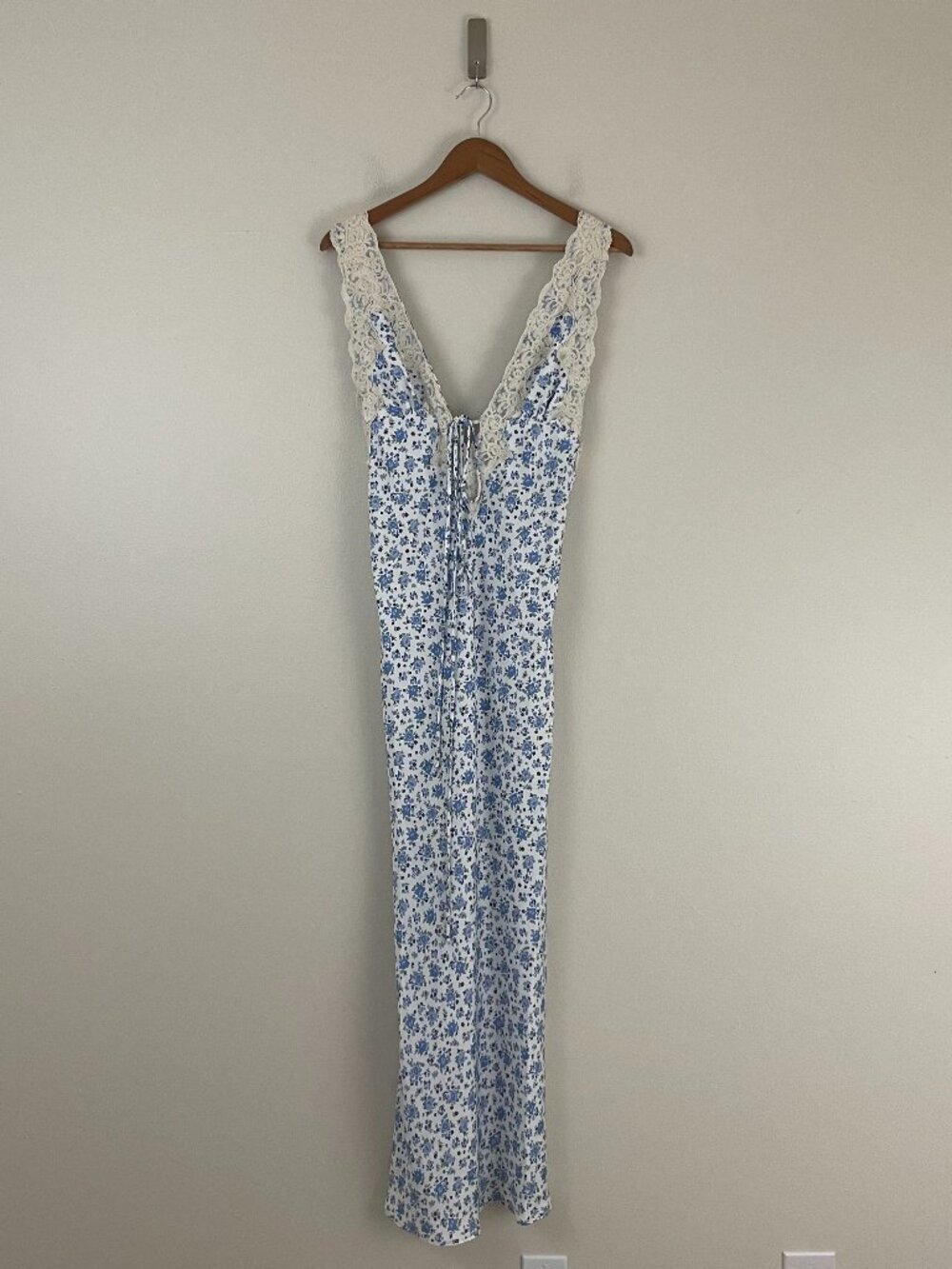 Rumours Venice Floral Satin Maxi Dress in Blue Bell Size Small